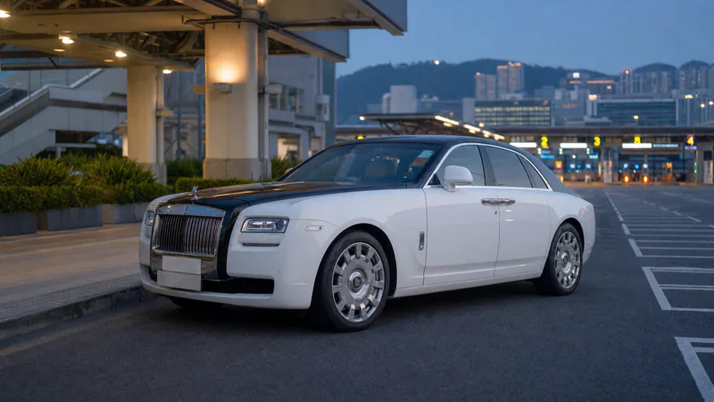 Dual plate Rolls Royce Ghost at a Hong Kong border terminal